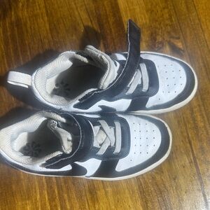 Nike Kids Black and White Sneakers with Velcro